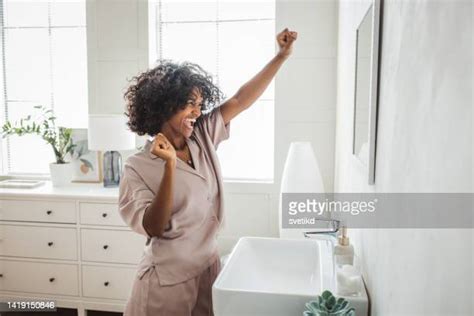 220.781 Mujeres Normales Stock Photos, High